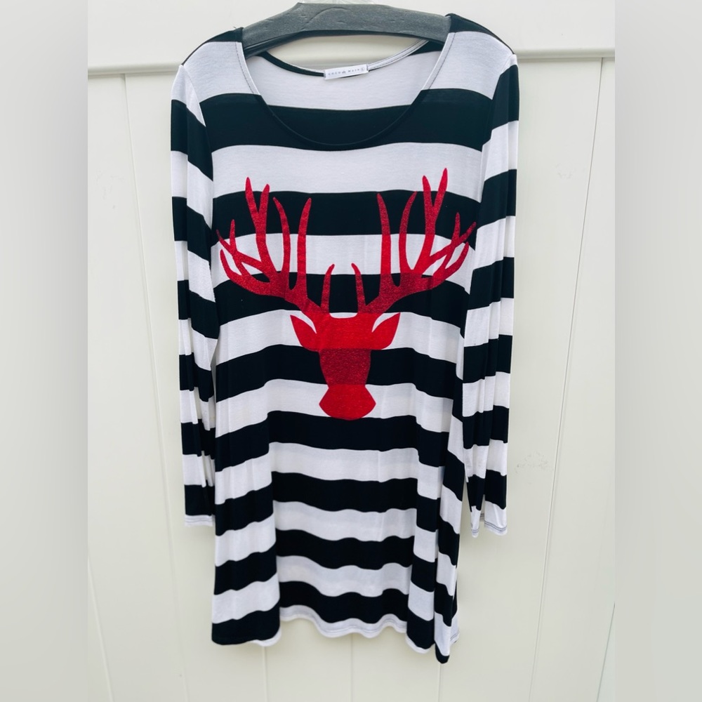 Sparkly Reindeer Tunic Shirt size Large NWOT